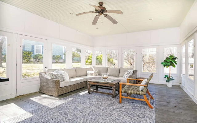 Stunning 5 Bdr, Walk to York Harbor Beach!