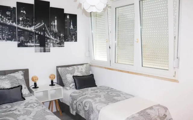 NEW! Top apartment, Split view from above