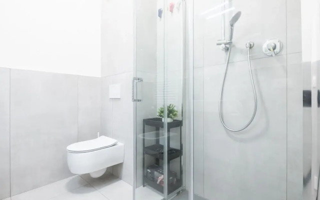 Chic Pop Apartment in Livorno