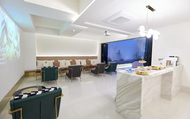 Busan Denvastar Signature Hotel