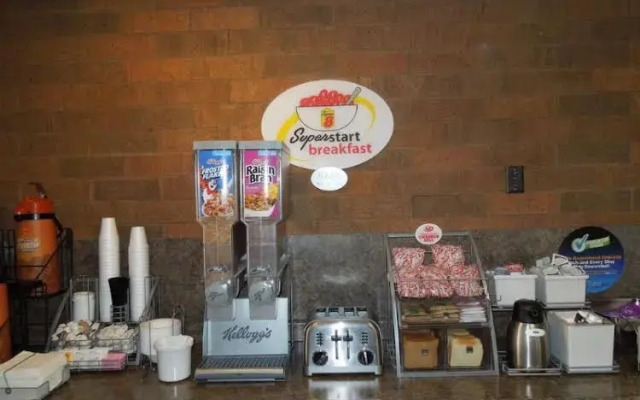 Super 8 Beachwood Cleveland Area
