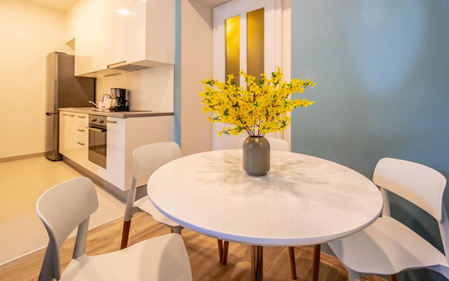 Ruterra Apartments by Cathedral