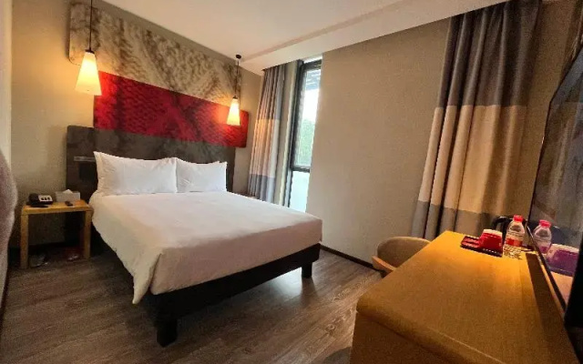 Ibis Shanghai International Tourism Resort Xiupu