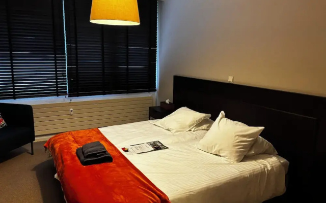 Studio met ensuite badkamer - WiFi en TV