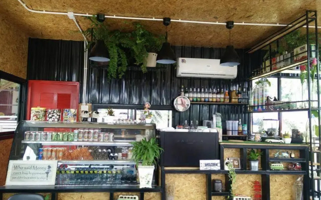 Smile Box Coffee & Resort