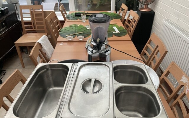 Urban Retreat Hot Tub Bar Ev Charger