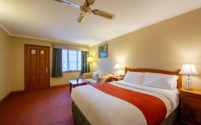Gateway on Monash Boutique Hotel