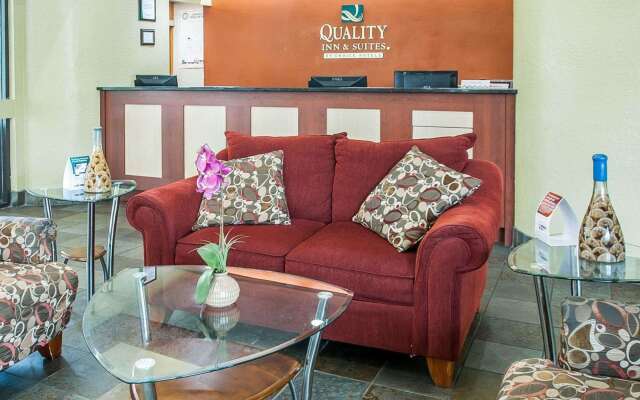Quality Inn & Suites Kansas City I-435N Near Sports Complex