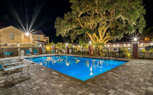 Howard Johnson Express Inn