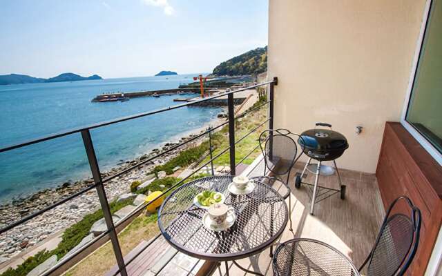 Geoje Blue Marae Pension