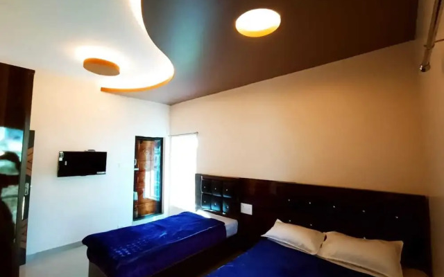 Rose garden enclave for families