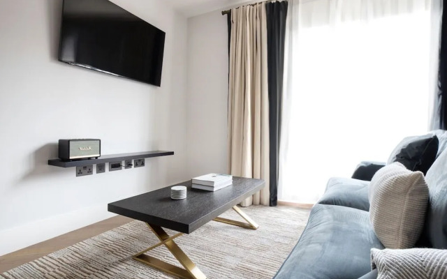 Sophisticated 2 Bedrooms by Spitafields