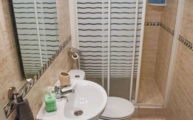 Apartment - 2 Bedrooms with Pool and WiFi - 107322