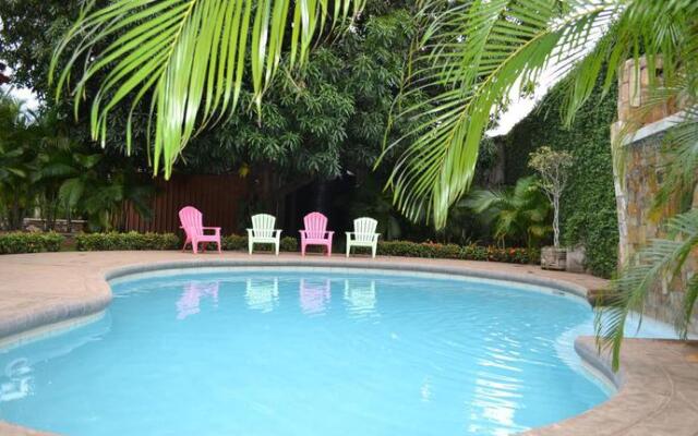 Hotel Leon Inn