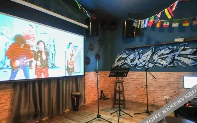 Live House