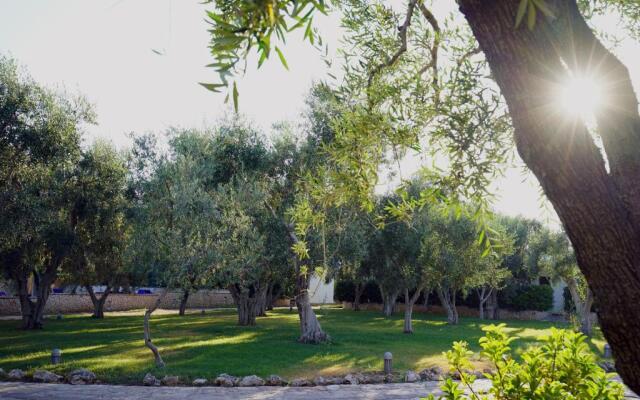 "melograno" Holiday Home With Swimming Pool and Private Beach