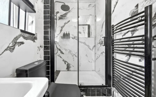 Luxe Stays - Sleeps 7 - Jacuzzi
