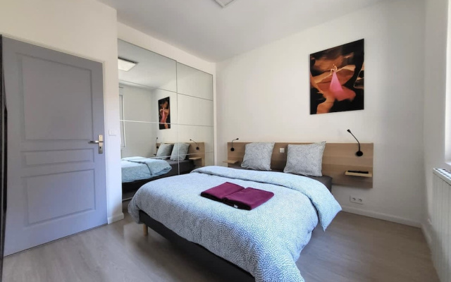 Maison Proches des Places Avec Stationnement