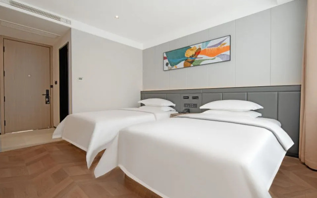 Elong ME Hotel (Weihai Weigao Plaza Xingfumen)