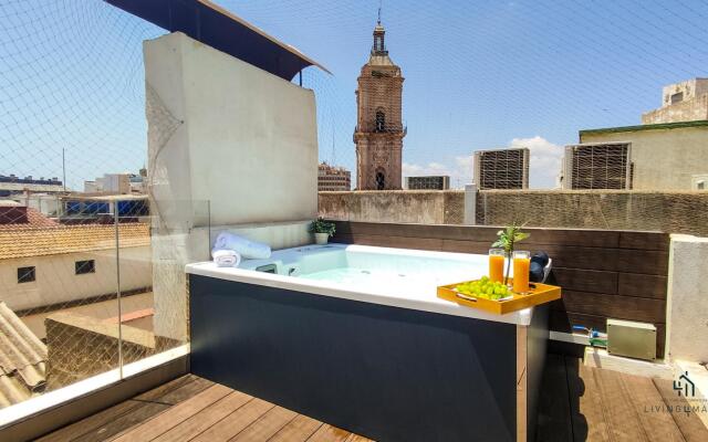 Skyline Rooftop Jacuzzi