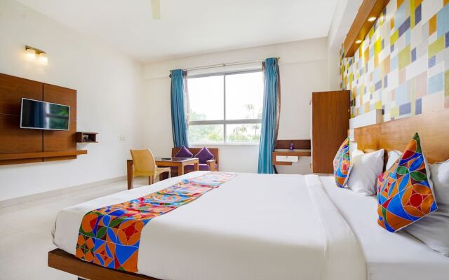 FabHotel Emirates Suites