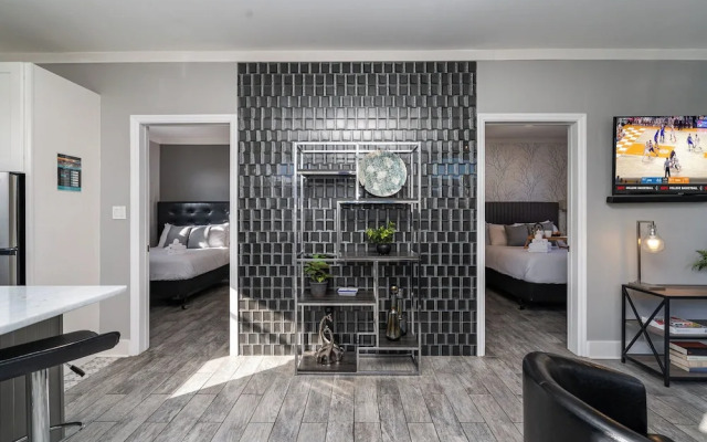 Opulent Pearl - Private Patio - Mins to Broadway