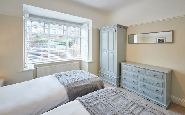 Host Stay Wardman Crescent