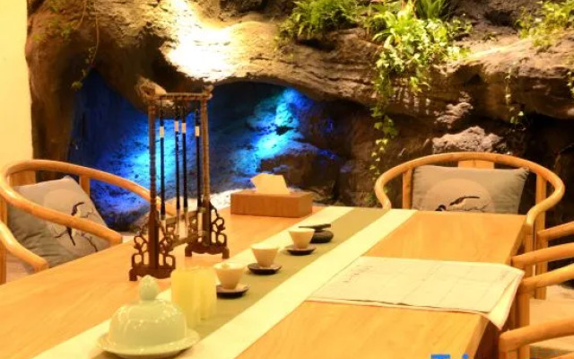 Xingyi Wanfenglin Yuejingwan Hotel