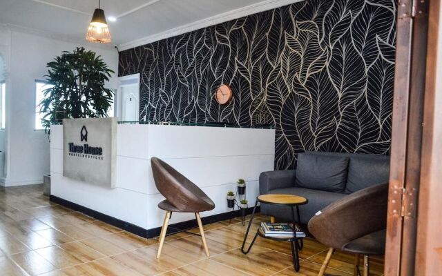 Three House Hostel Boutique