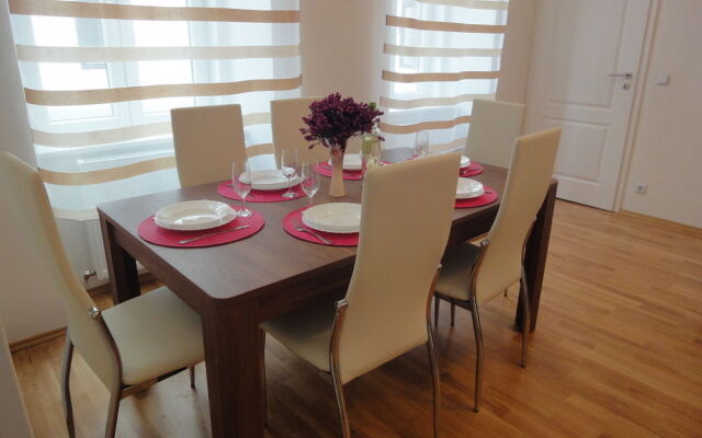 Four Seasons Apartment