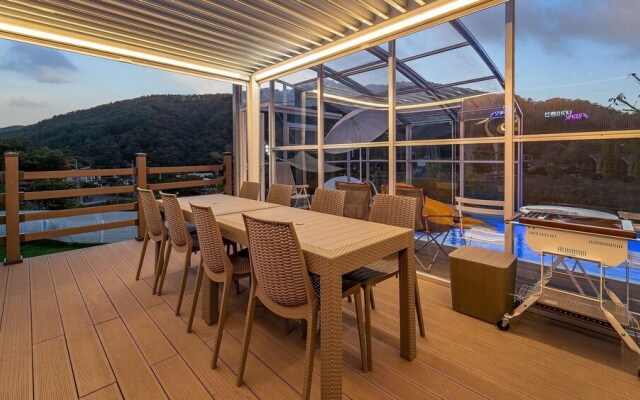 Gapyeong Jinikidsdogchaepoolvilla