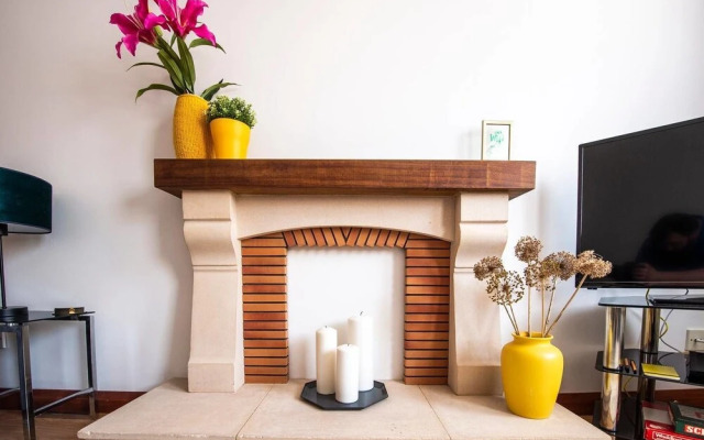 Charming and Quiet 3-bed House Near City Centre