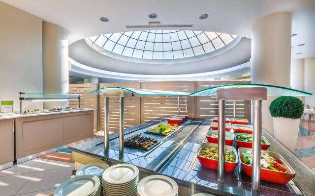 Kipriotis Hippocrates & Maris Suites