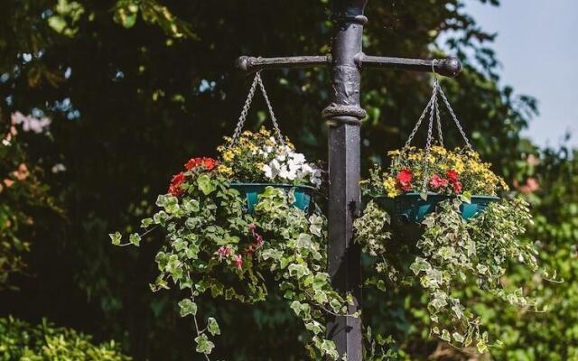 Brooklands Lodge - Bed & Breakfast