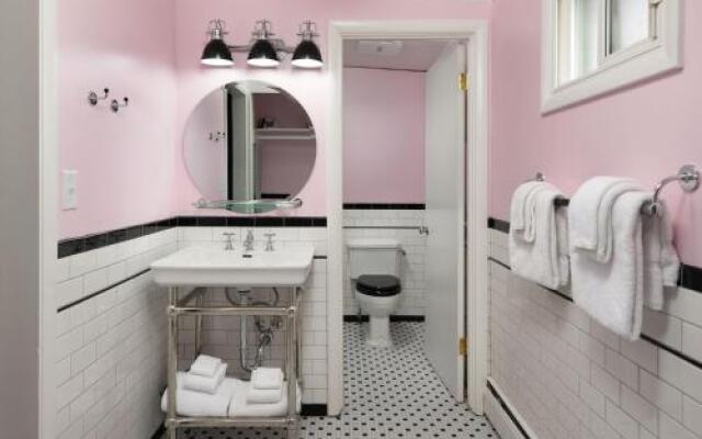 Royal 7 Budget Inn Motel