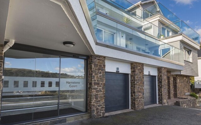2 Hamstone Court