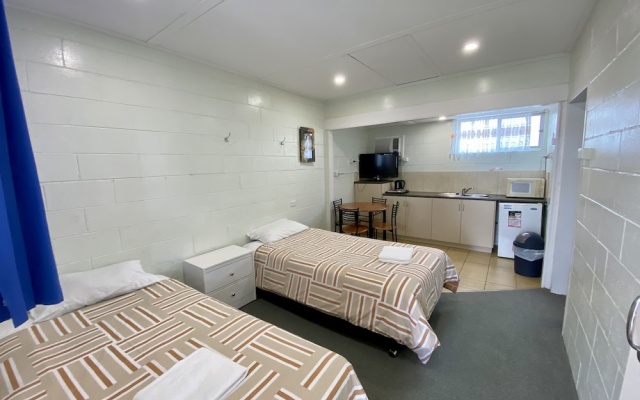 Golden Grain Motel – Guest Rooms – Pittsworth