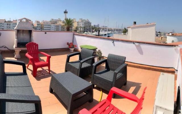 Appartement 80 m2,Port Rhodes D-2 chambres, terrasse panoramique, vue sur le canal principal d’Empuriabrava