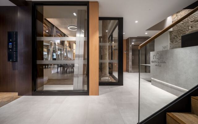 nQn Aparts & Suites Sevilla