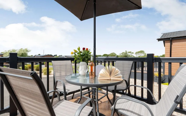 The Cotswold Holiday Lodge