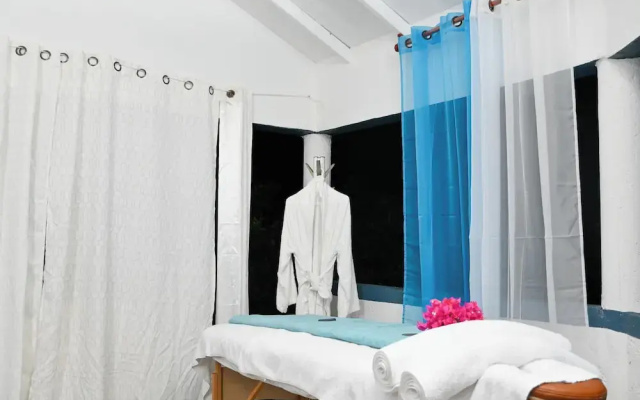 Villa Serenity, Water View Suite, Sleeps 3 w/ Pool