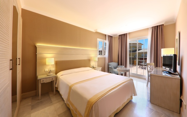 Отель Iberostar Waves Málaga Playa