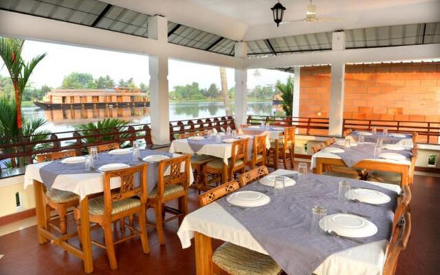 Riverine Resort