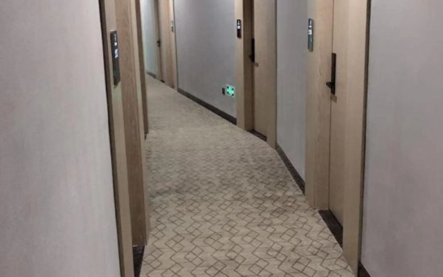 Zsmart Hotel (Shanghai Shangnan Road Subway Station)
