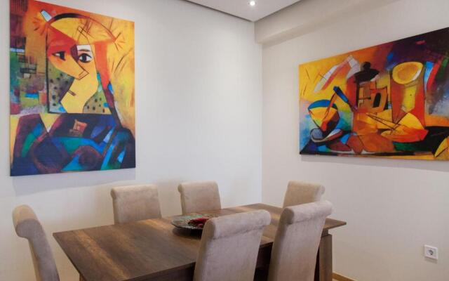 Modern art apt in Glyfada with sea view