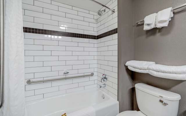 Best Western Plus Eastgate Inn & Suites