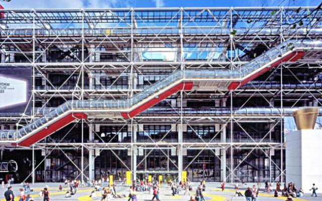 Paris Interiors Rentals - Le Marais Pompidou Center