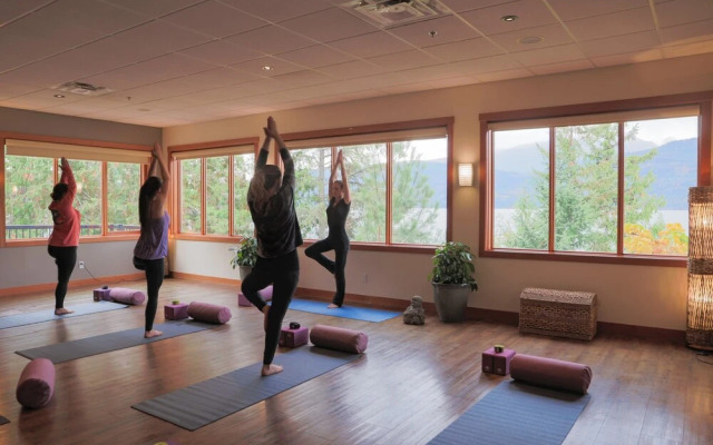 Halcyon Hot Springs Resort