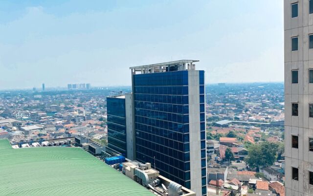 Well Furnished Studio Apartment at Transpark Juanda Bekasi Timur by Travelio