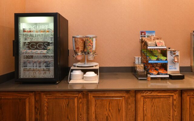 Holiday Inn Express Breezewood by IHG